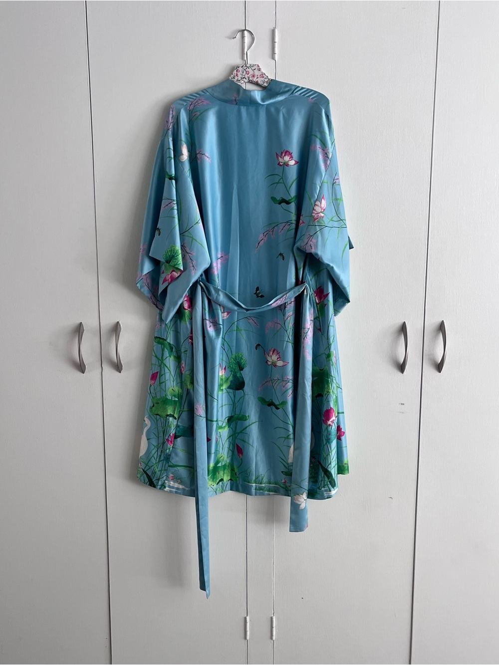 Lotus Garden Robe - Picture 2 of 9